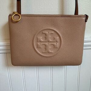 Tory Burch Perry Bombe Double-Zip Crossbody Bag color (Devon Sand)
